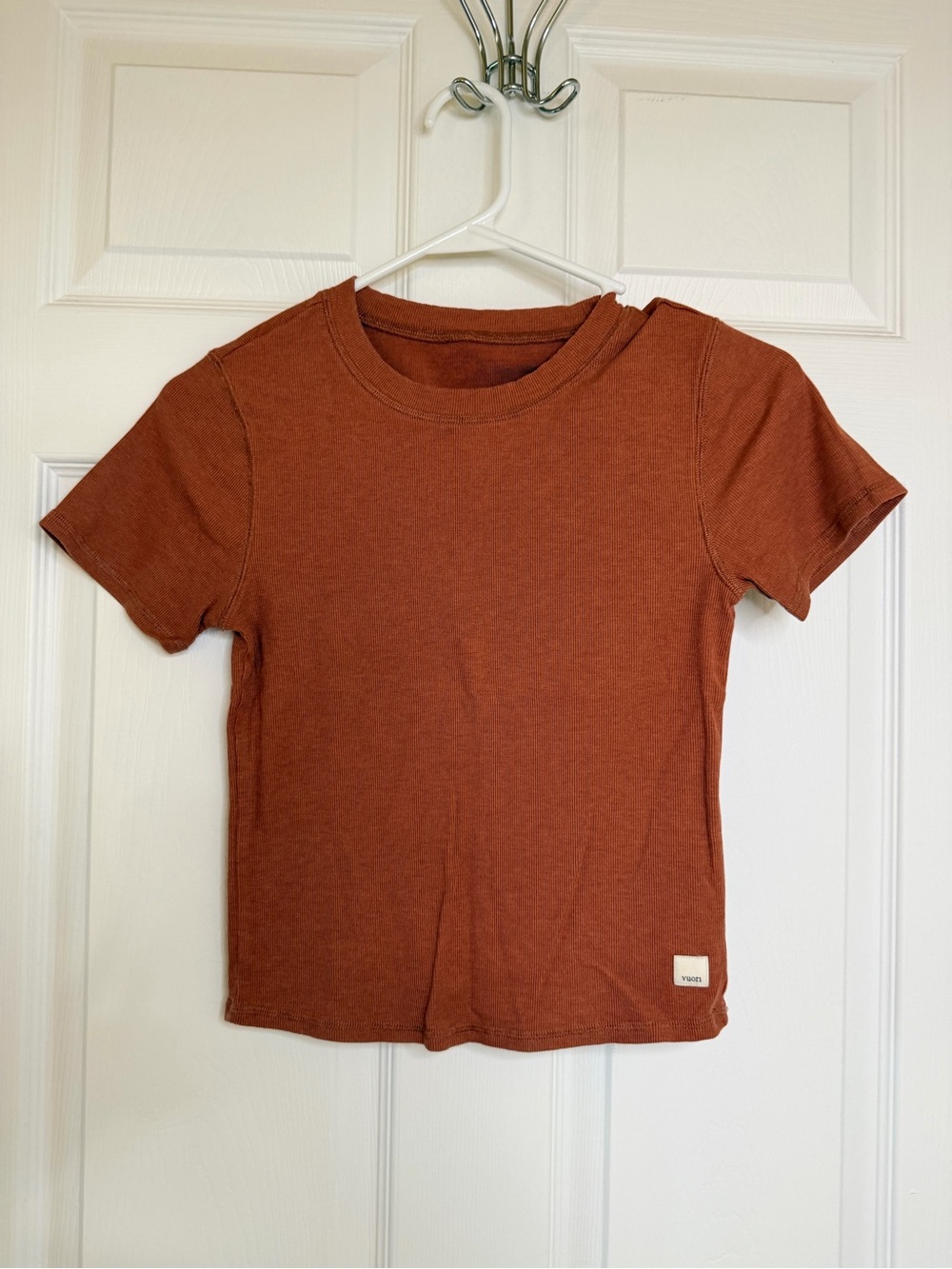 Vuori Pose Fitted Tee - Terracotta